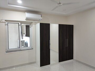 Room in 3 BHK Apartment at Vasavi GP Trends, Nanakramguda – for Rent