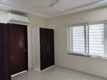 Room in 3 BHK Apartment at Vasavi GP Trends, Nanakramguda – for Rent