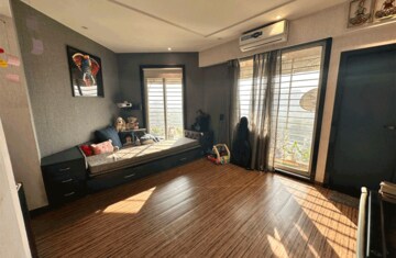 Room in 3 BHK Apartment at Arihant Sparsh Vashi, Sector 26 – for Rent
