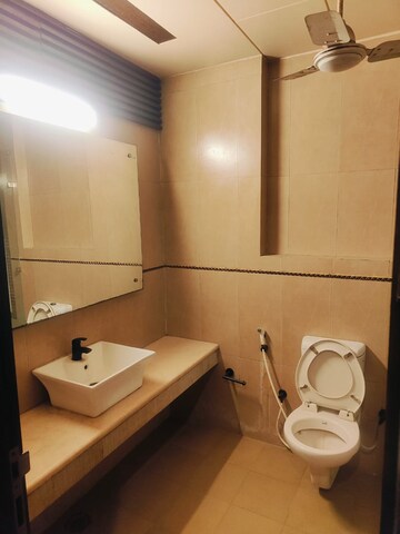 Bathroom in 6+ BHK Villa at Sector 43 – for Rent