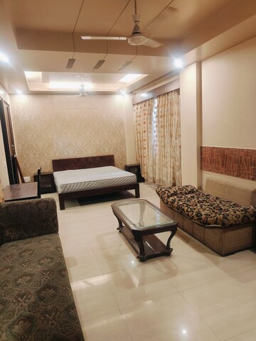 Living Room in 6+ BHK Villa at Sector 43 – for Rent