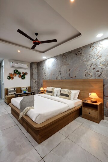 Bedroom in 1 RK Builder Floor at Sector 43 – for Rent