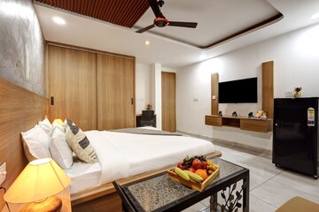 Bedroom in 1 RK Builder Floor at Sector 43 – for Rent