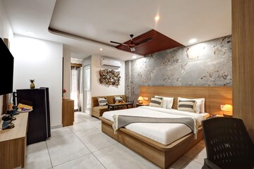 Bedroom in 1 RK Builder Floor at Sector 43 – for Rent