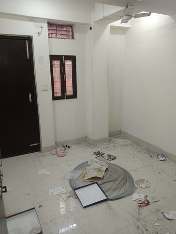 Room in 2 BHK Apartment at Mohan Cooperative Industrial Estate – for Rent