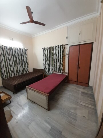 Living Room in 2 BHK Builder Floor at New Alipore – for Rent