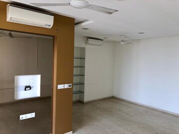 Room in 2 BHK Apartment at Lodha Fiorenza, Goregaon East – for Rent