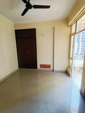 Room in 2 BHK Apartment at Supertech Ecovillage I, Sector 1 Greater Noida – for Rent