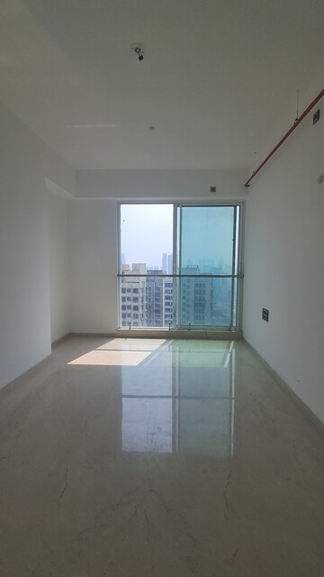 Room in 2.5 BHK Apartment at Marathon Monte South, Byculla West – for Rent