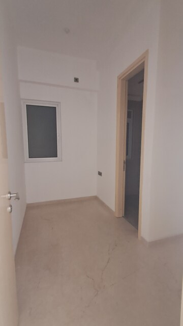 Furnished Amenities in 2.5 BHK Apartment at Marathon Monte South, Byculla West – for Rent