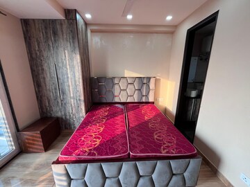 Bedroom in 2 BHK Builder Floor at Suncity Heights, Sector 54 – for Rent