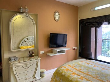 Furnished Amenities in 2 BHK Apartment at Silver Arch Eden woods, Andheri West – for Rent