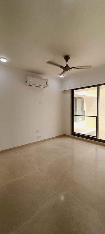 Room in 3 BHK Apartment at The Park Residency Andheri, Andheri West – for Rent