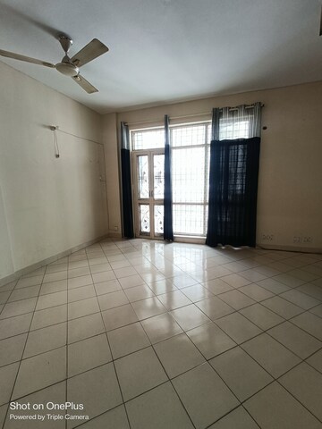 Room in 2 BHK Apartment at Maple Heights, Sector 43 – for Rent