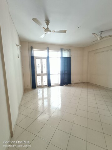 Room in 2 BHK Apartment at Maple Heights, Sector 43 – for Rent