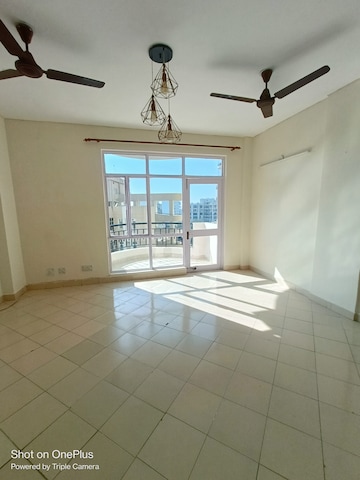 Room in 2 BHK Apartment at Maple Heights, Sector 43 – for Rent