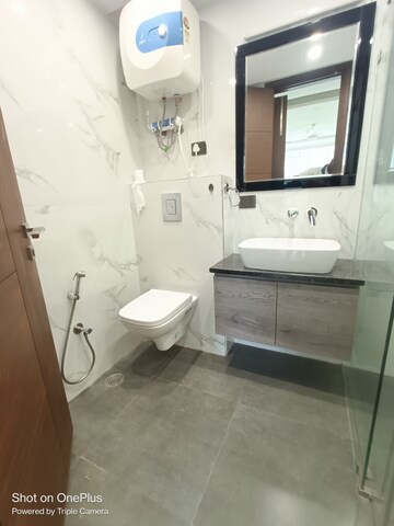 Bathroom in 3 BHK Builder Floor at Sector 43 – for Rent