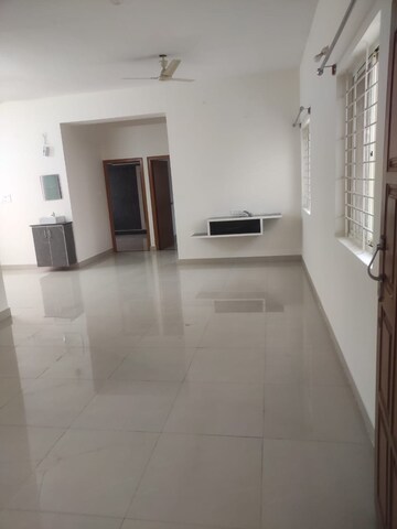 Room in 2 BHK Apartment at Mahadevpura – for Rent