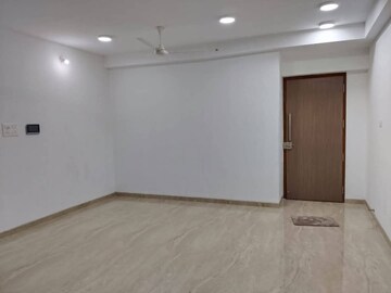Master Bedroom in 3 BHK Apartment at Gurukrupa Vyom, Juhu – for Rent