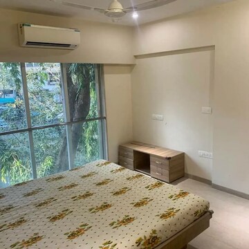 Bedroom in 4 BHK Apartment at Borivali West – for Rent