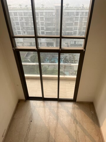 Room in 4 BHK Apartment at M3M Golf Estate, Sector 65 – for Rent
