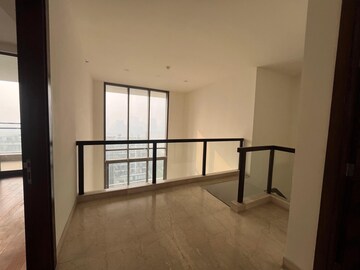 Room in 4 BHK Apartment at M3M Golf Estate, Sector 65 – for Rent