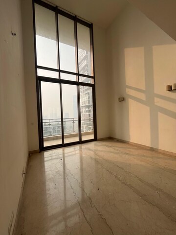 Room in 4 BHK Apartment at M3M Golf Estate, Sector 65 – for Rent