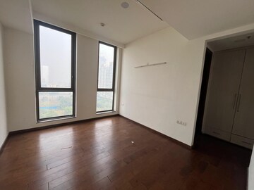Room in 4 BHK Apartment at M3M Golf Estate, Sector 65 – for Rent