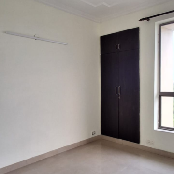 Room in 3 BHK Apartment at Malibu Town – for Rent
