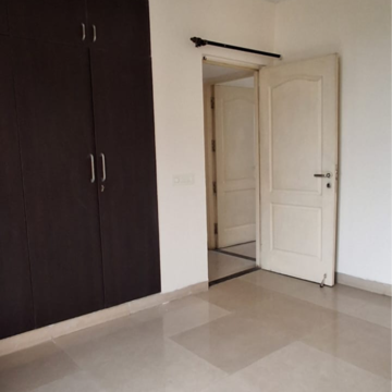 Room in 3 BHK Apartment at Malibu Town – for Rent