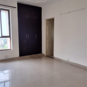 Room in 3 BHK Apartment at Malibu Town – for Rent