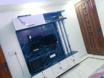 Master Bedroom in 3 BHK Builder Floor at Pitampura – for Rent