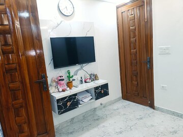 Furnished Amenities in 3 BHK Builder Floor at Pitampura – for Rent