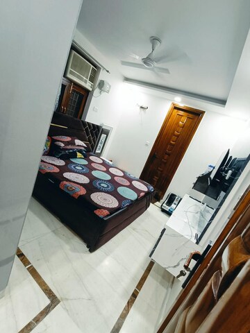 Furnished Amenities in 3 BHK Builder Floor at Pitampura – for Rent