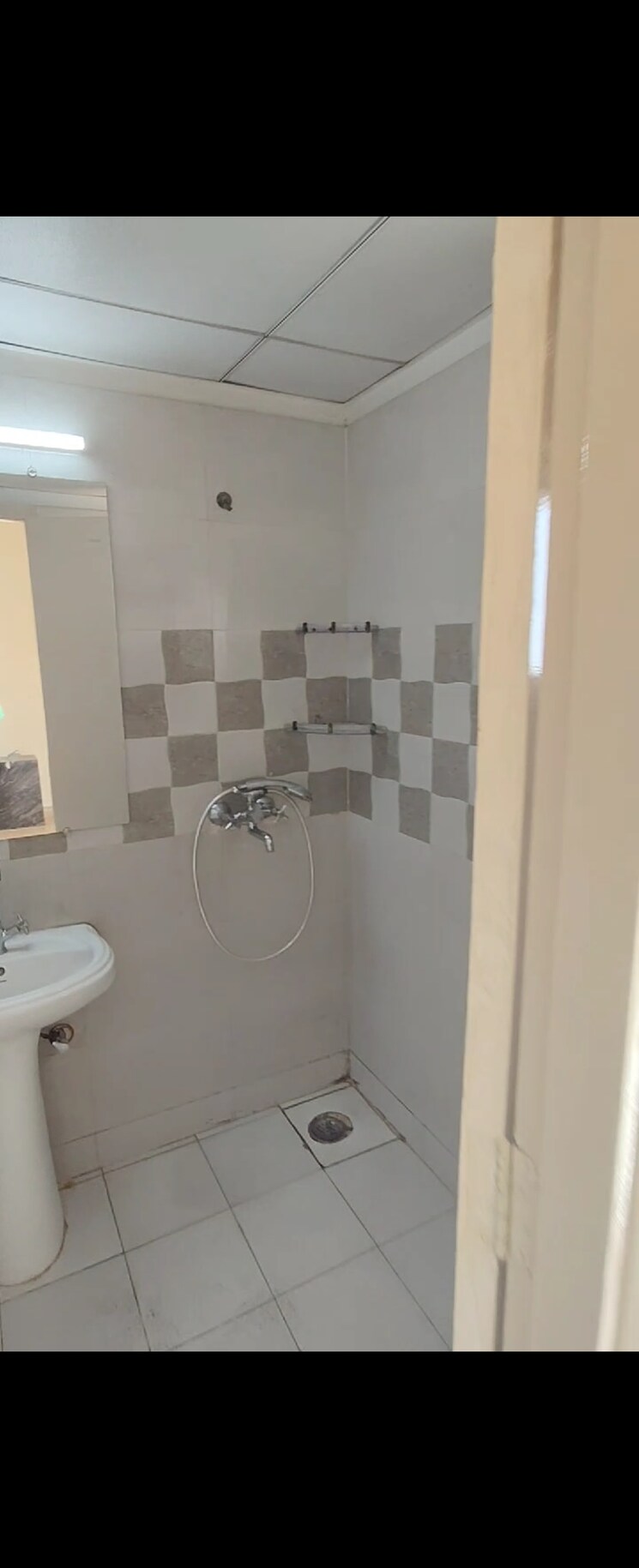 Bathroom, windsor-paradise-2 2 Bedroom 1025 Sq.Ft. Apartment In Raj Nagar Extension Ghaziabad 8192520