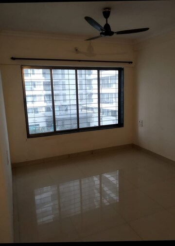 Room in 2 BHK Apartment at Sadguru Complex I, Goregaon East – for Rent