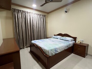 Bedroom in 2 BHK Apartment at Chembur – for Rent