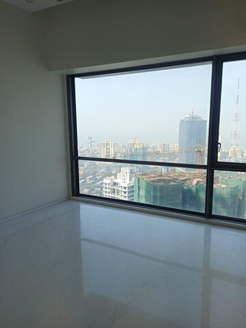 Room in 4 BHK Apartment at Lodha The World Towers World One Tier 2, Worli – for Rent