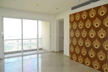 Room in 2.5 BHK Apartment at Mahagun Mywoods II, Sector 16c Greater Noida – for Rent