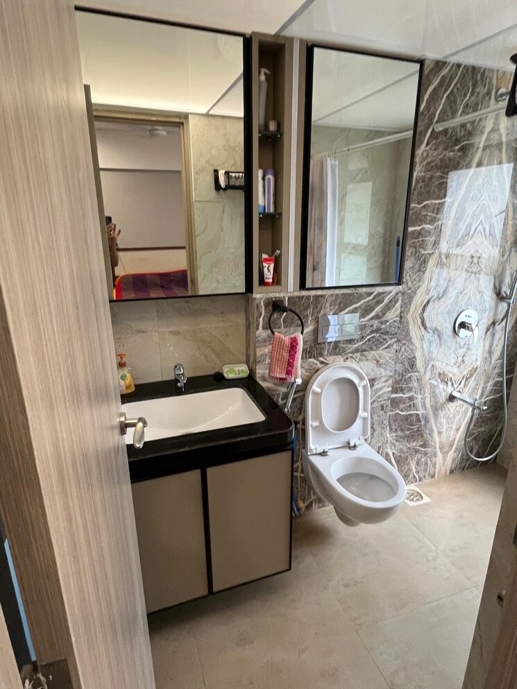 Bathroom, chembur 3 Bedroom 1400 Sq.Ft. Apartment In Chembur Mumbai 8192613