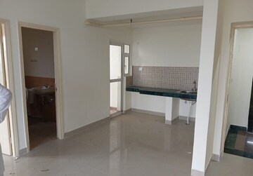 Room in 2 BHK Apartment at Jaypee Greens Aman, Sector 151 – for Rent