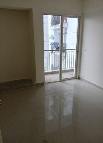 Room in 2 BHK Apartment at Jaypee Greens Aman, Sector 151 – for Rent