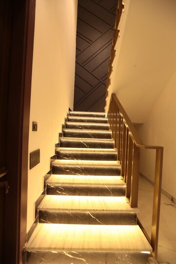 Staircase in 5 BHK Independent House at Sushant Vyapaar Kendra, Sector 43 – for Rent