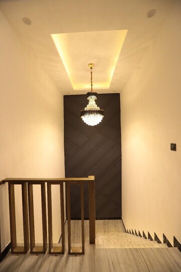 Furnished Amenities in 5 BHK Independent House at Sushant Vyapaar Kendra, Sector 43 – for Rent