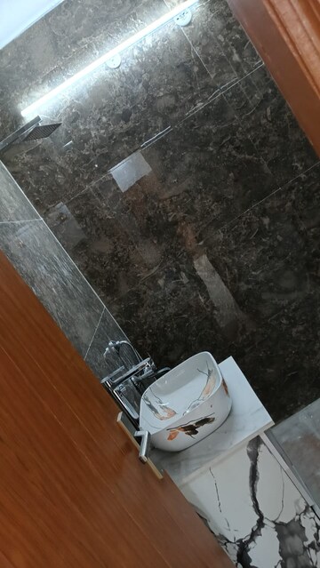 Furnished Amenities in 3 BHK Builder Floor at Sector 43 – for Sale