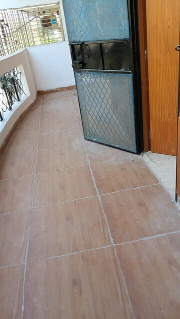 Room in 3 BHK Builder Floor at Sector 43 – for Sale