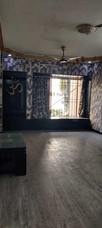 Room in 2 BHK Apartment at Ascot CHS, Andheri West – for Rent