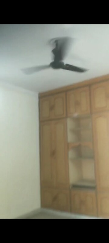 Furnished Amenities in 1 RK Builder Floor at Rohini Sector 5 – for Rent