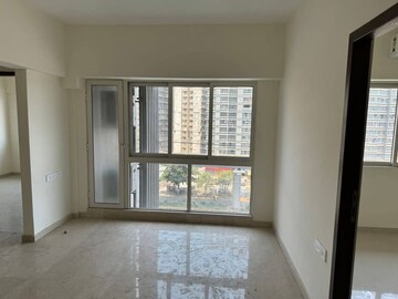Room in 1 BHK Apartment at Omkar Signet, Malad East – for Rent