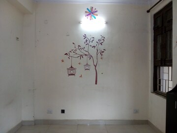 Room in 1 BHK Apartment at Molarband – for Rent